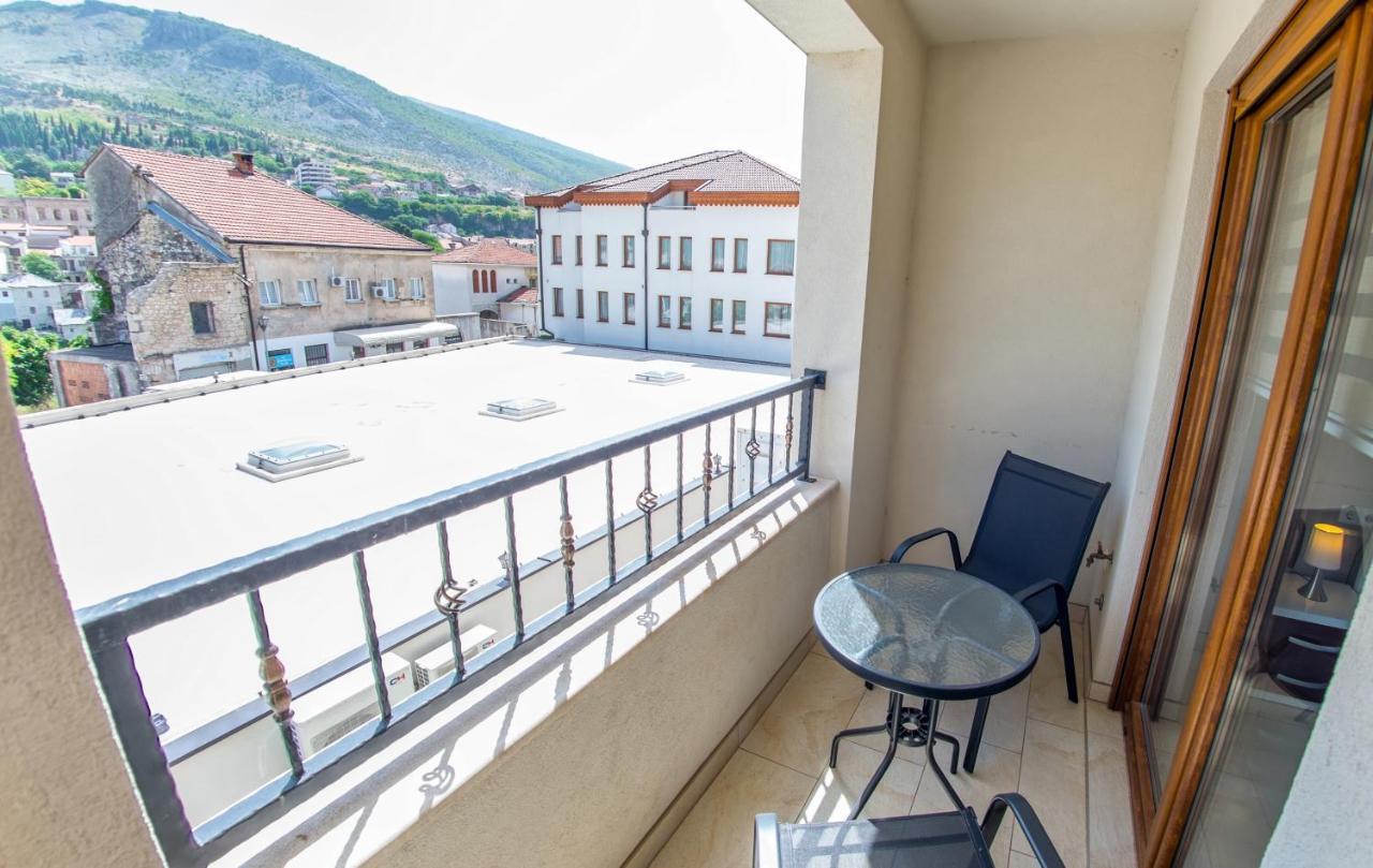 Apartment Light De Luxe - with Old Bridge view Mostar Buitenkant foto