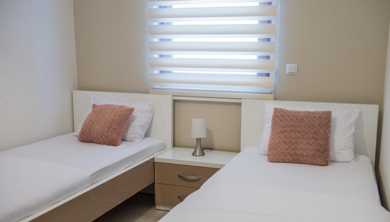 Apartment Light De Luxe - with Old Bridge view Mostar Buitenkant foto
