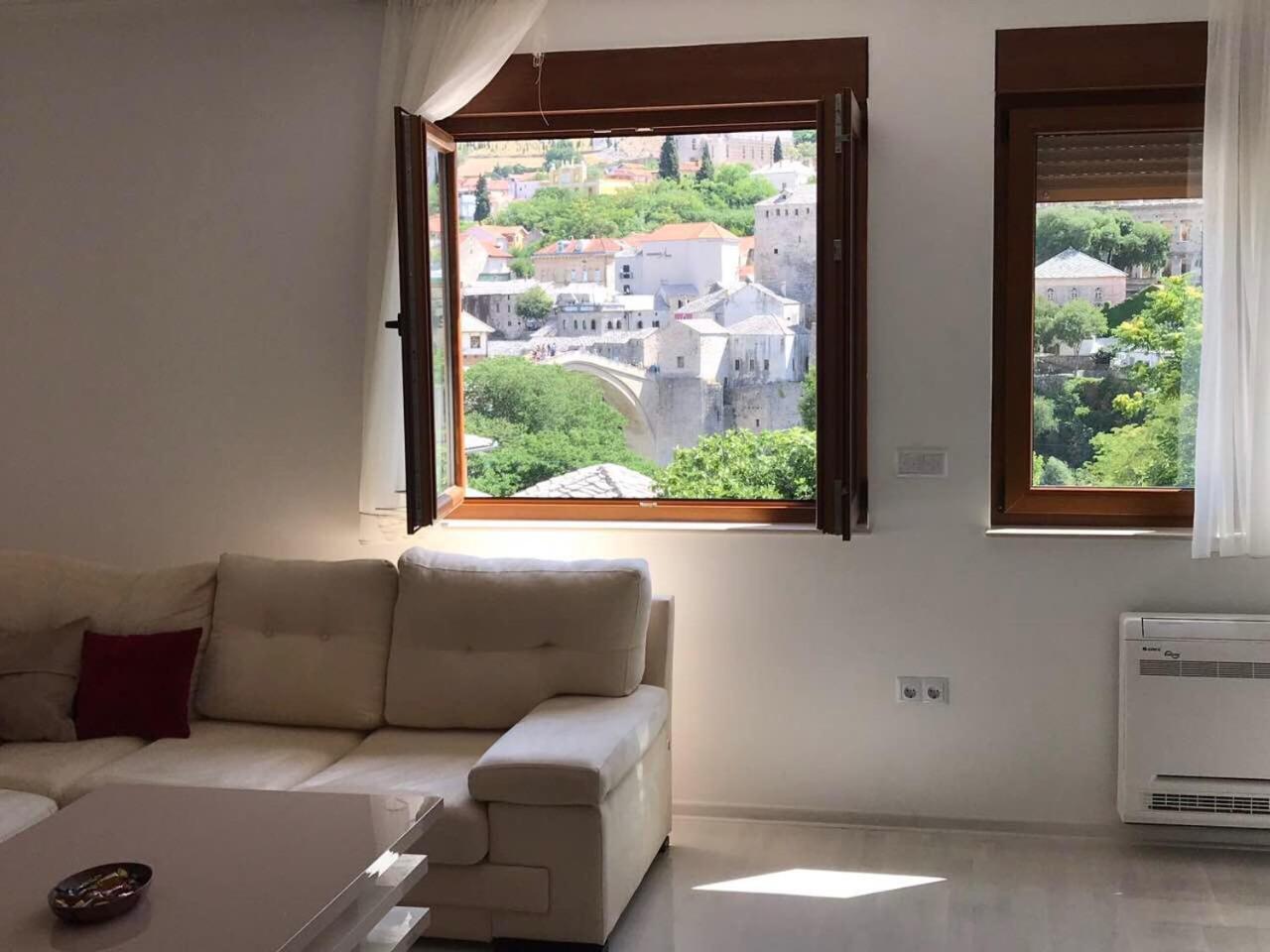 Apartment Light De Luxe - with Old Bridge view Mostar Buitenkant foto