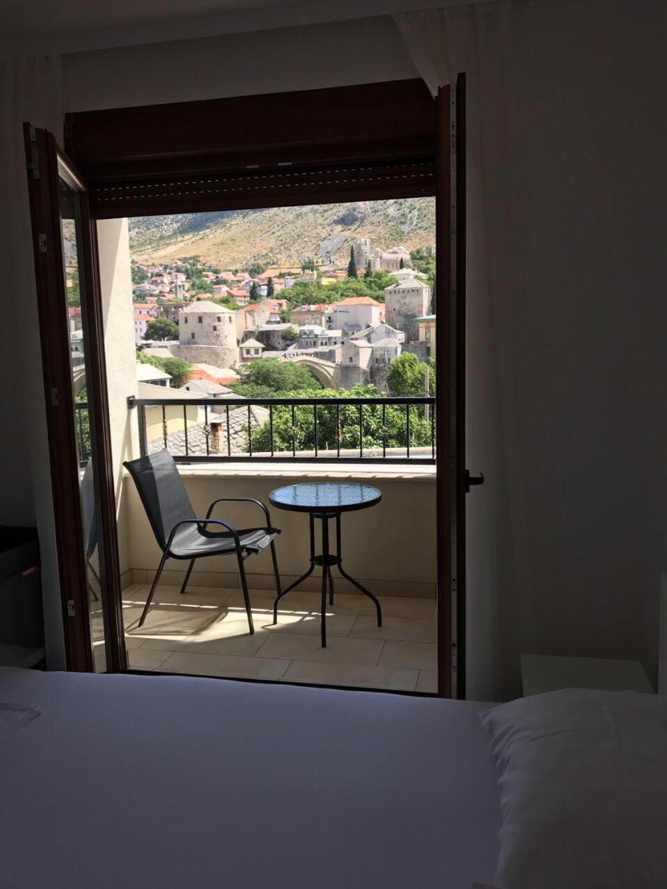 Apartment Light De Luxe - with Old Bridge view Mostar Buitenkant foto